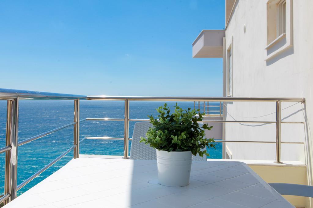 Blue Sea Apartments Saranda Dış mekan fotoğraf