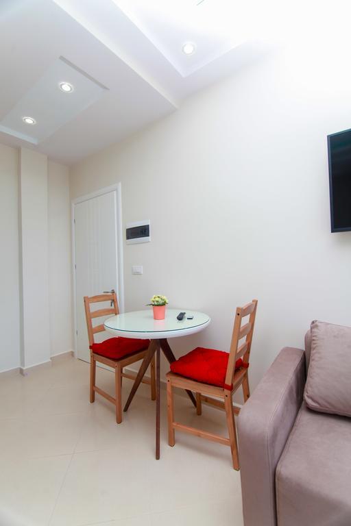 Blue Sea Apartments Saranda Oda fotoğraf
